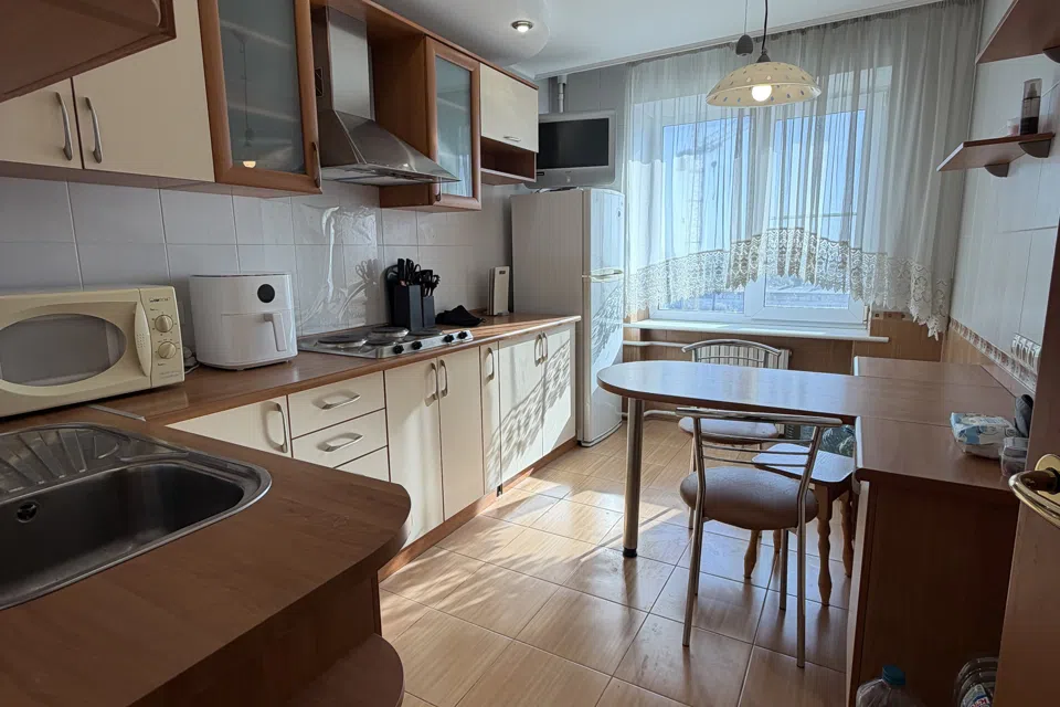 Продаётся 1-комнатная квартира, 42 м²