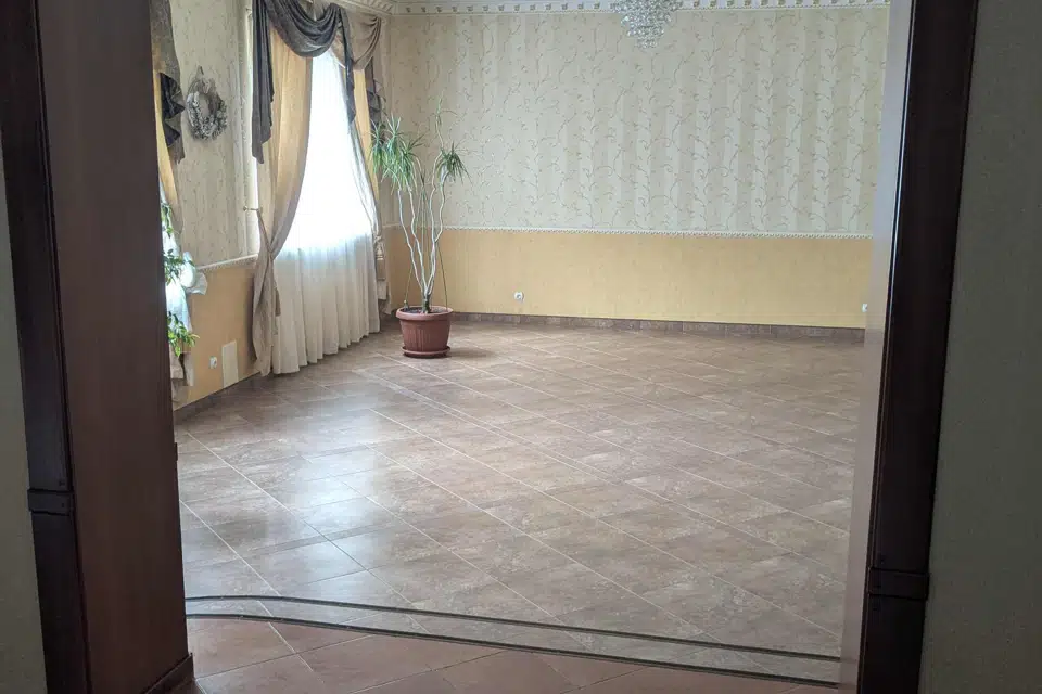 Продаётся 2-этажный дом, 270 м²