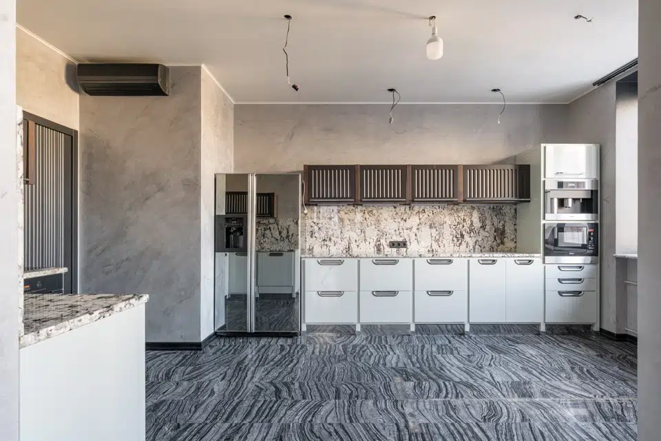 Продаётся 4-комнатная квартира, 210 м²