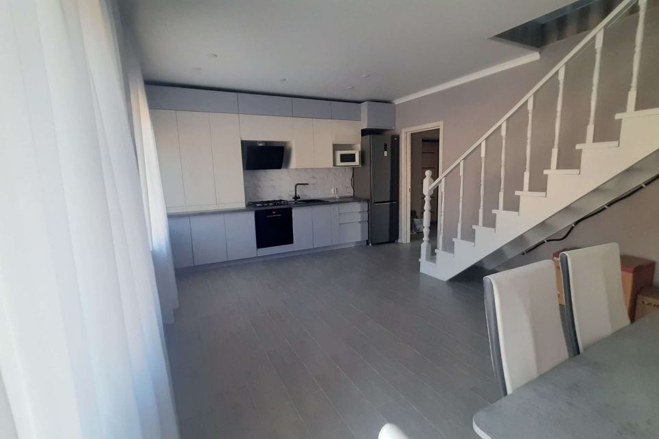 Продаётся 2-комнатная квартира, 94 м²