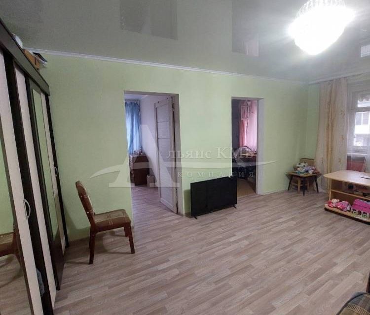 Продаётся 3-комнатная квартира, 49.8 м²