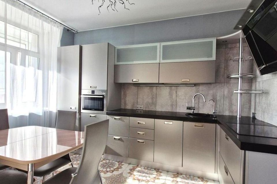 Продаётся 2-комнатная квартира, 65.7 м²
