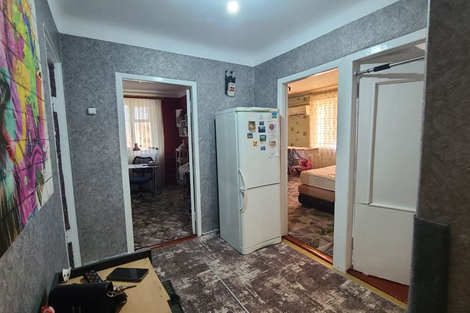 Продаётся 3-комнатная квартира, 50.4 м²