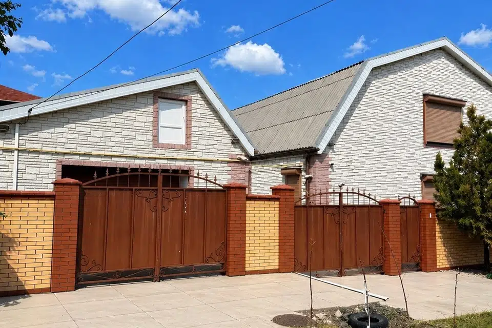Продаётся 2-этажный дом, 230 м²