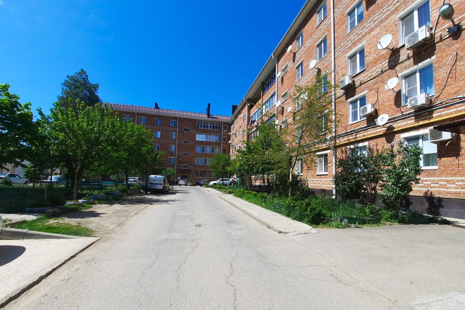 Продаётся 4-комнатная квартира, 77.5 м²