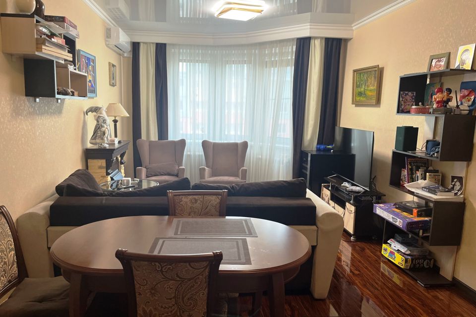 Продаётся 2-комнатная квартира, 69.7 м²