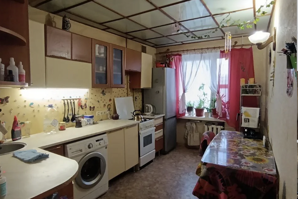 Продаётся 4-комнатная квартира, 107 м²