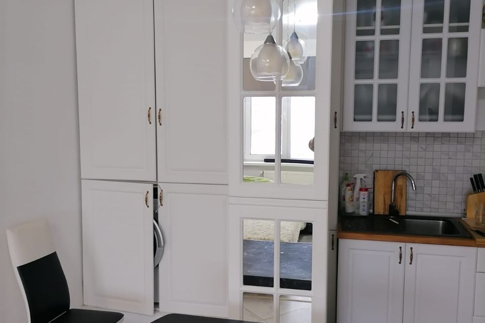 Продаётся 1-комнатная квартира, 63 м²