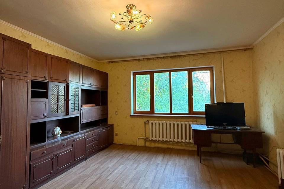 Продаётся 3-этажный дом, 360 м²