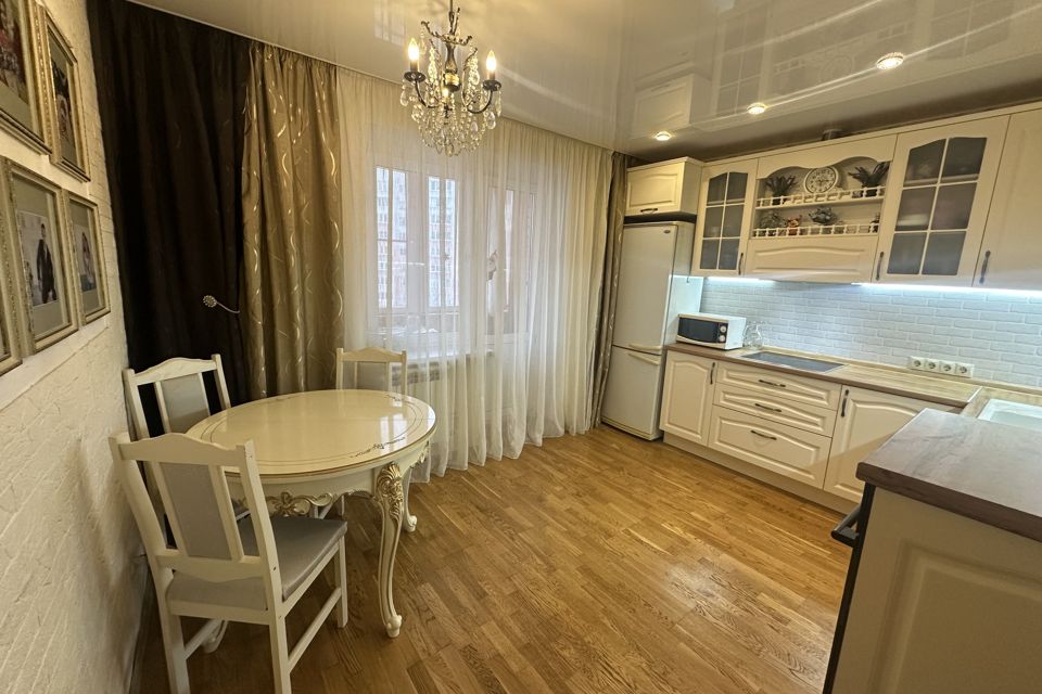 Продаётся 3-комнатная квартира, 79.7 м²