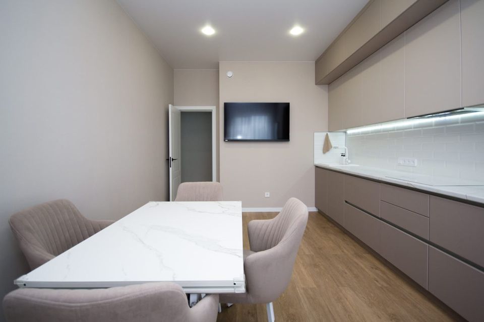 Продаётся 2-комнатная квартира, 76.4 м²