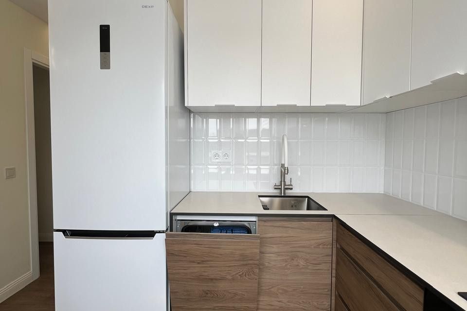 Продаётся 1-комнатная квартира, 62.3 м²