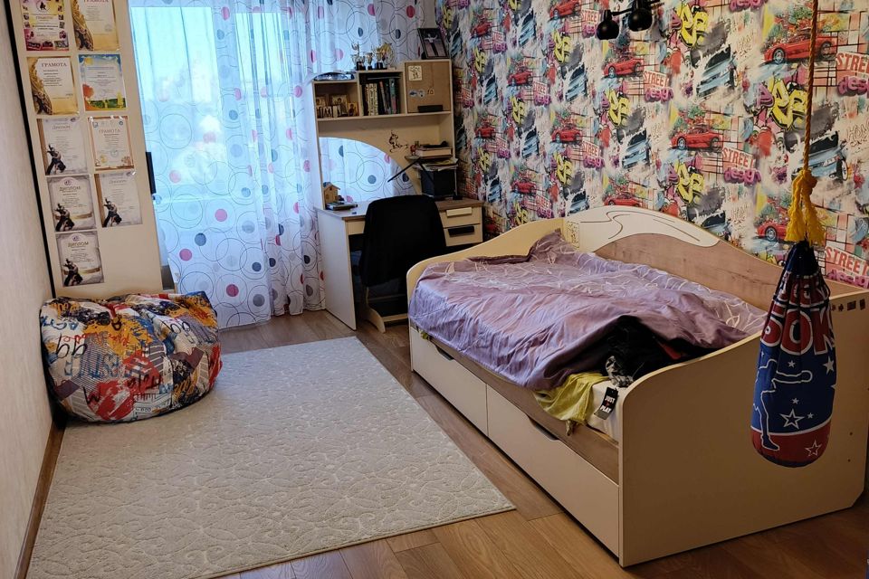 Продаётся 4-комнатная квартира, 95 м²