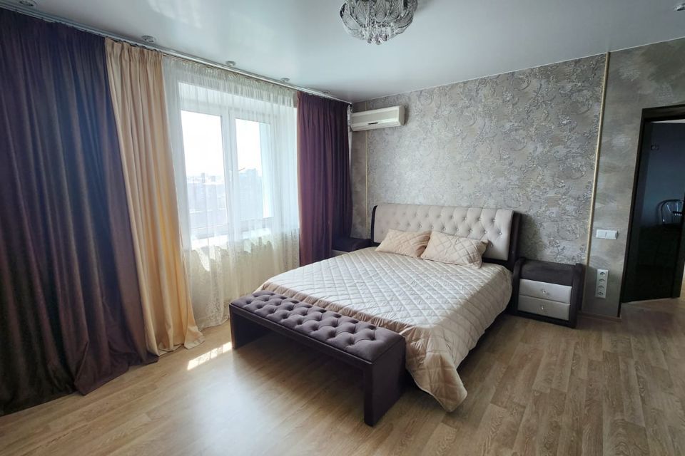 Сдаётся 4-комнатная квартира, 170 м²