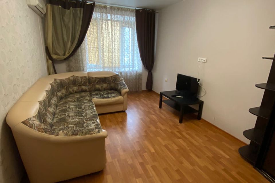 Сдаётся 1-комнатная квартира, 50 м²