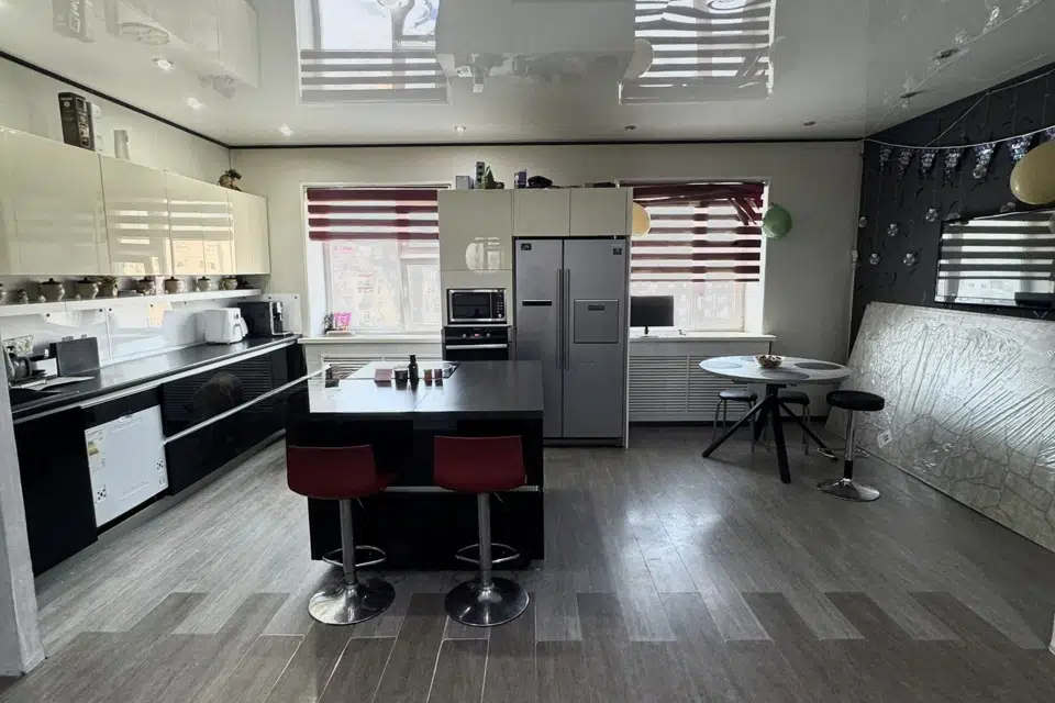 Продаётся 4-комнатная квартира, 88 м²