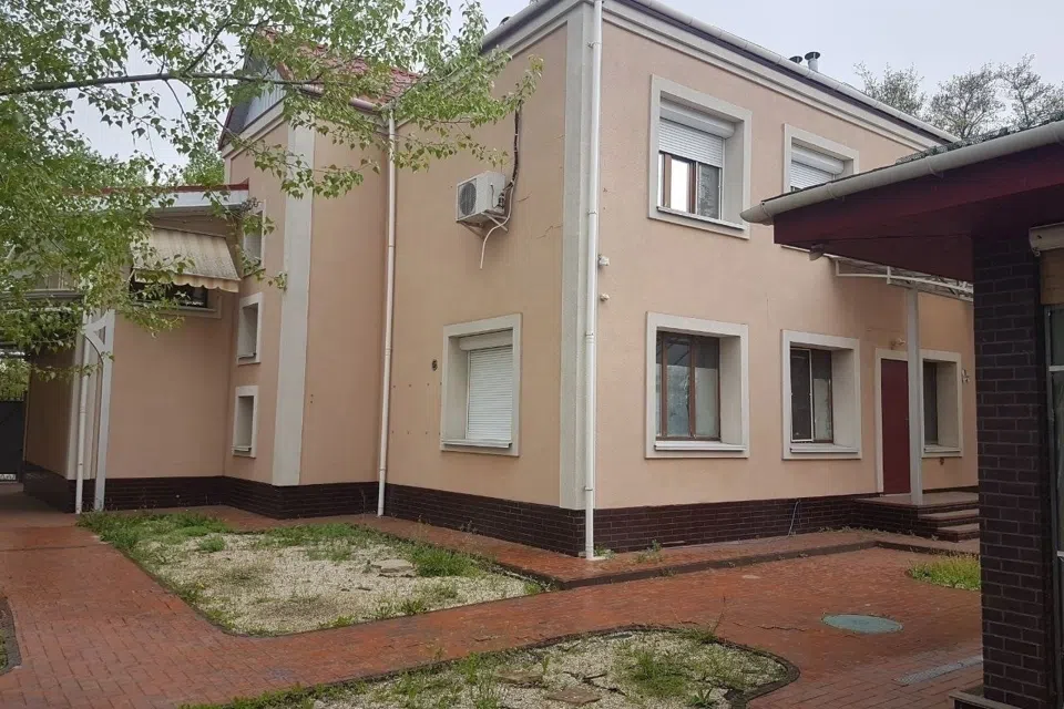Продаётся 2-этажный дом, 231 м²