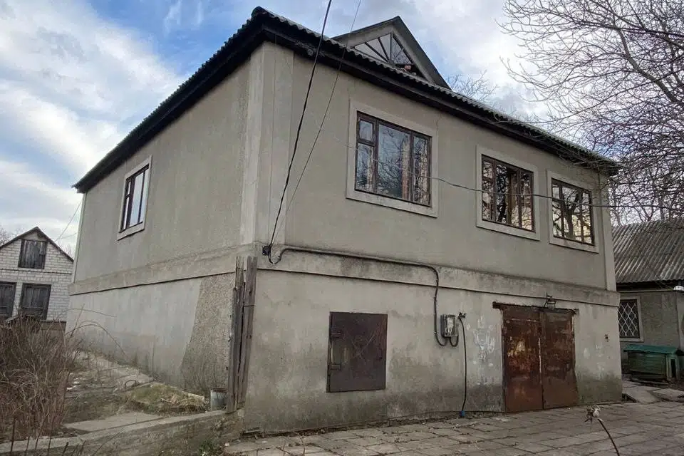 Продаётся 2-этажный дом, 198 м²