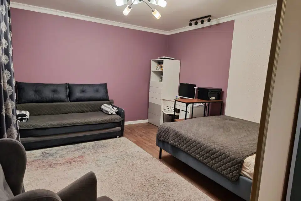 Продаётся 1-комнатная квартира, 42 м²