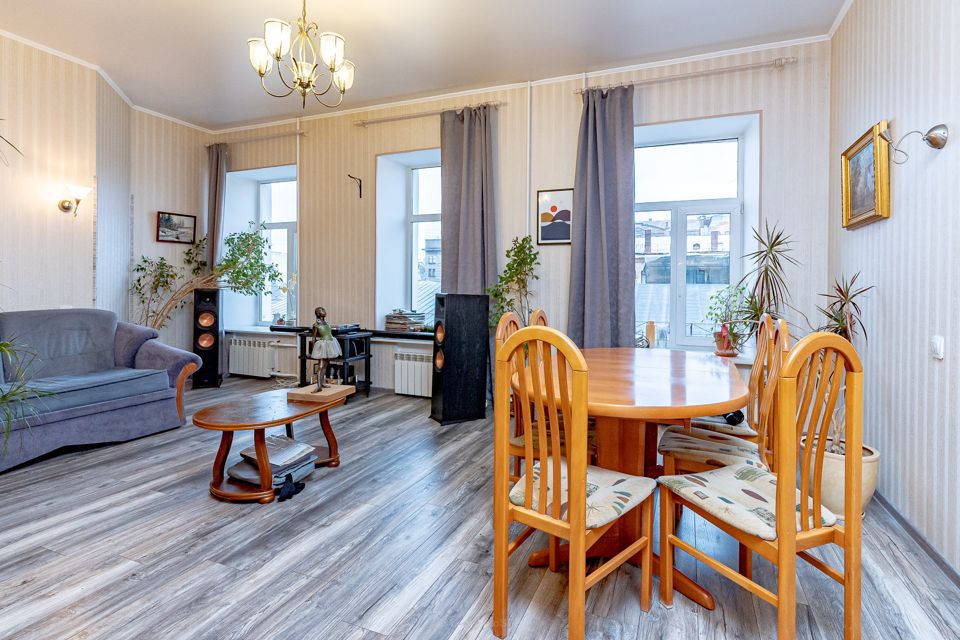 Продаётся 2-комнатная квартира, 91.7 м²
