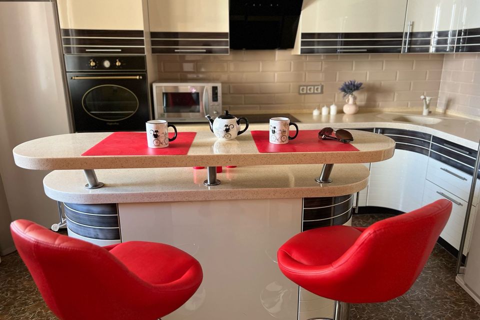 Продаётся 4-комнатная квартира, 134.6 м²