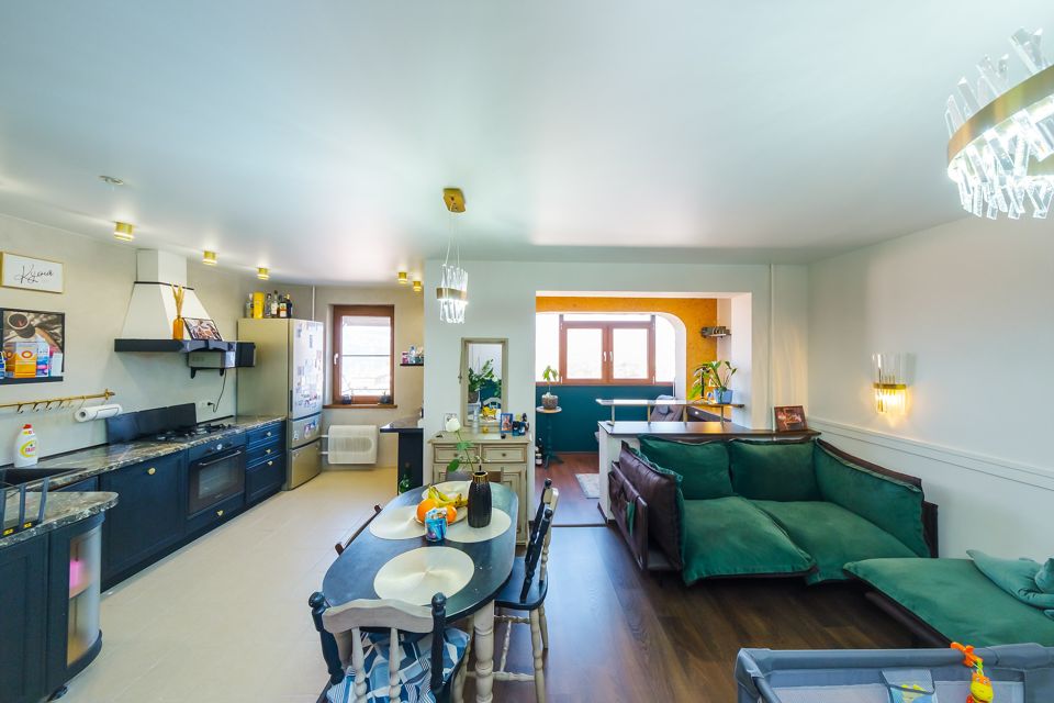 Продаётся 4-комнатная квартира, 94 м²