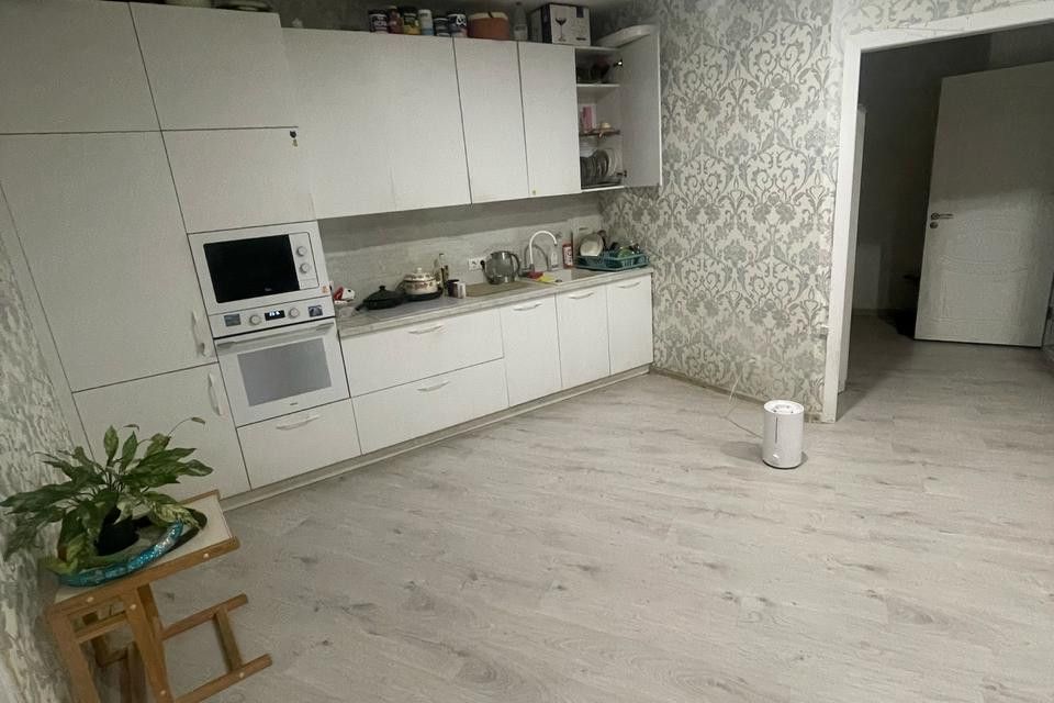 Продаётся 2-комнатная квартира, 69.6 м²