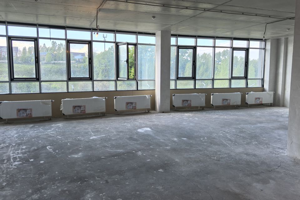 Продаётся 3-комнатная квартира, 142 м²