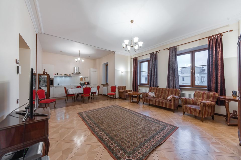 Продаётся 4-комнатная квартира, 108.6 м²