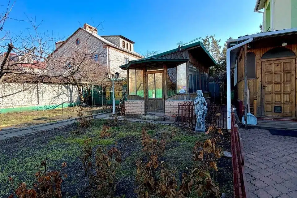 Продаётся 2-этажный дом, 300 м²