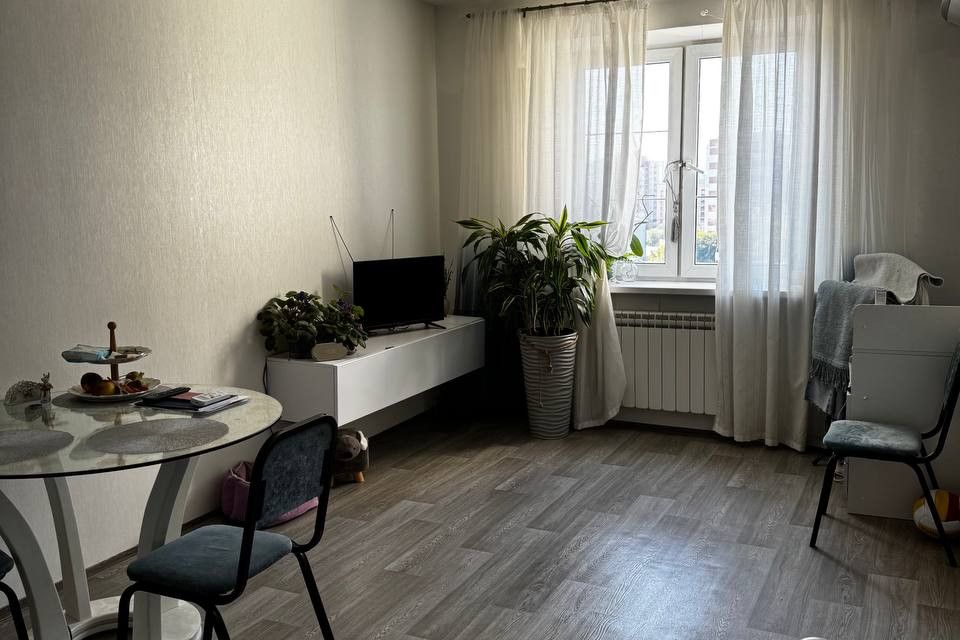 Продаётся 1-комнатная квартира, 43.7 м²