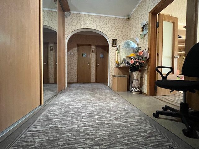 Продаётся 2-комнатная квартира, 79.7 м²