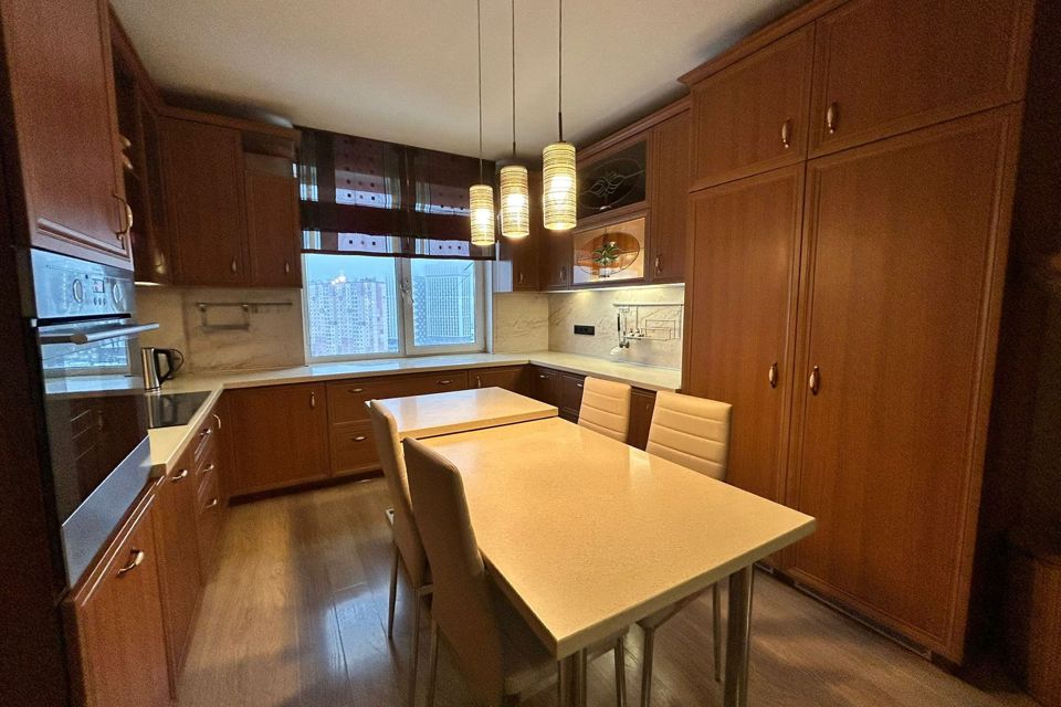 Продаётся 2-комнатная квартира, 81 м²