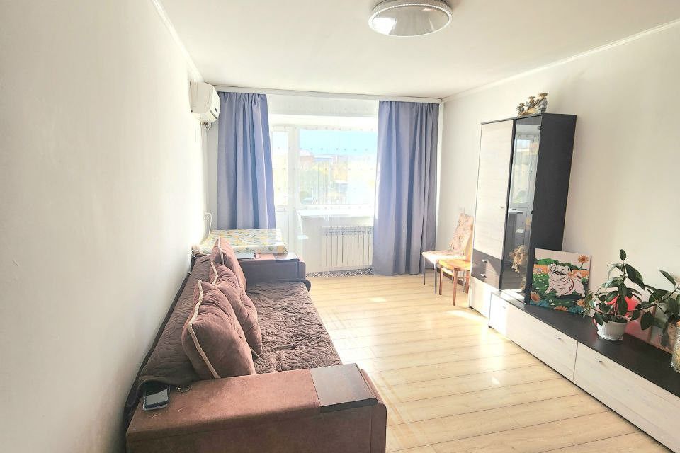 Продаётся 3-комнатная квартира, 58.4 м²