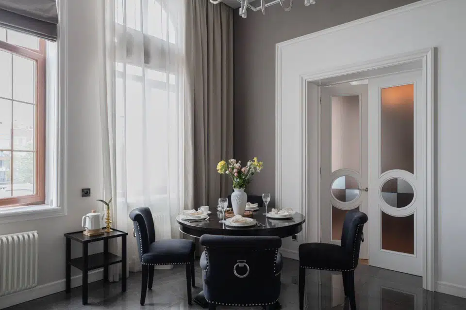 Продаётся 5-комнатная квартира, 231 м²