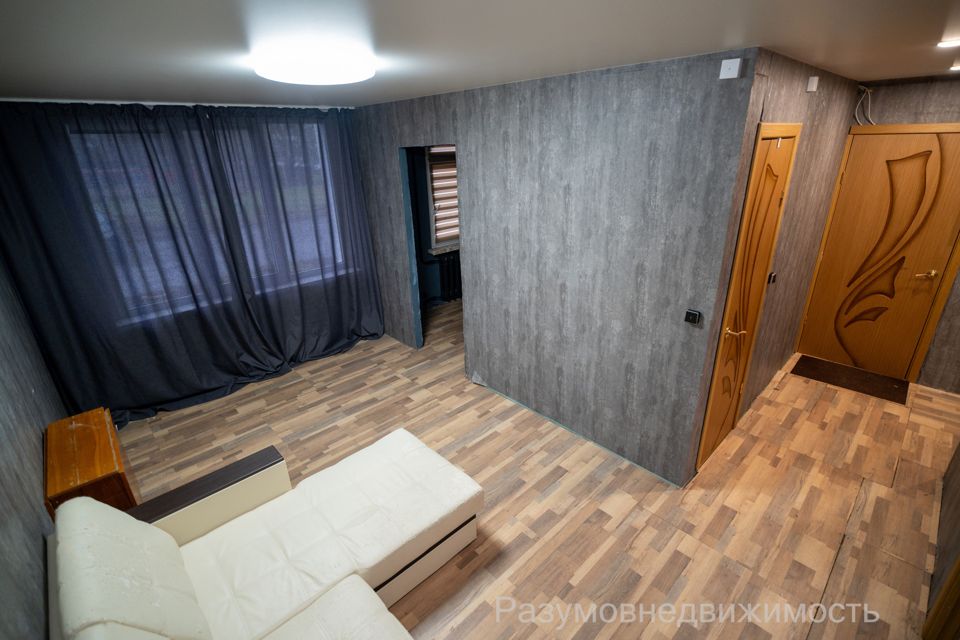 Продаётся 3-комнатная квартира, 42.6 м²