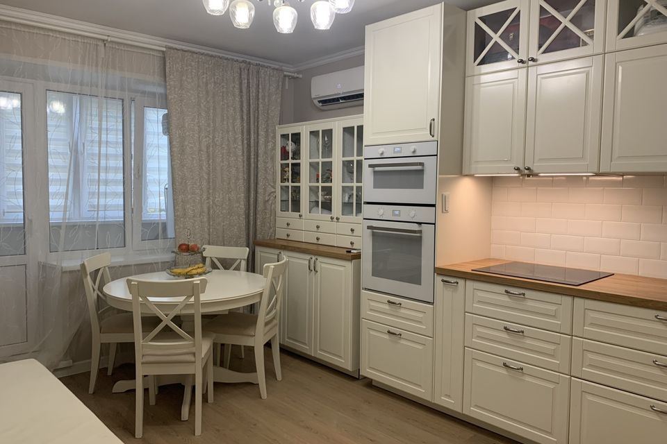 Продаётся 2-комнатная квартира, 65 м²