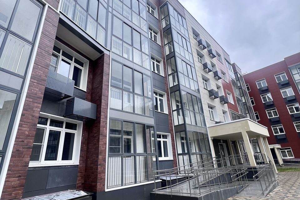 Продаётся 1-комнатная квартира, 42.72 м²