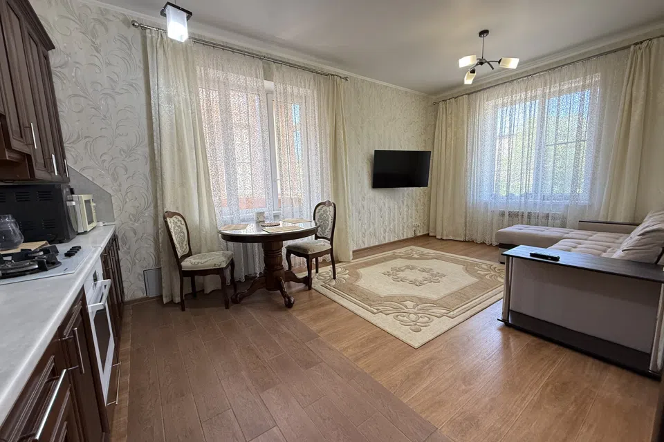 Продаётся 2-комнатная квартира, 62.6 м²