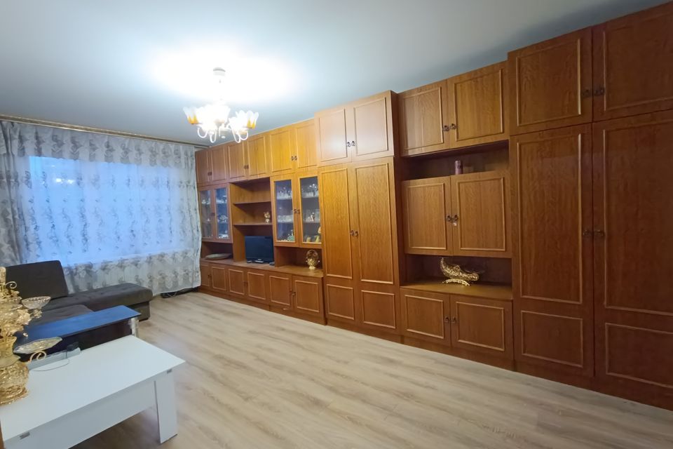 Продаётся 3-комнатная квартира, 57.9 м²