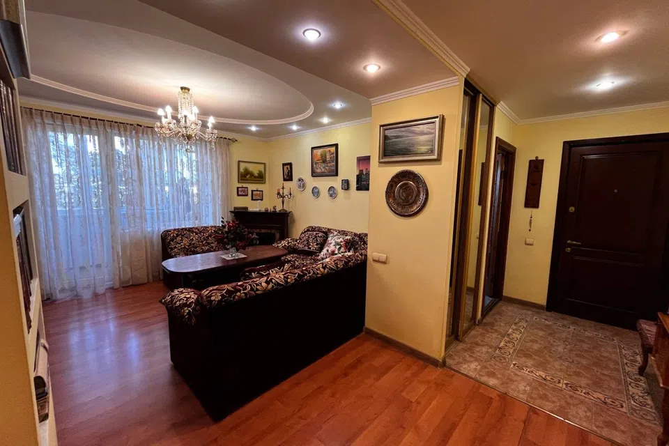 Продаётся 3-комнатная квартира, 65 м²