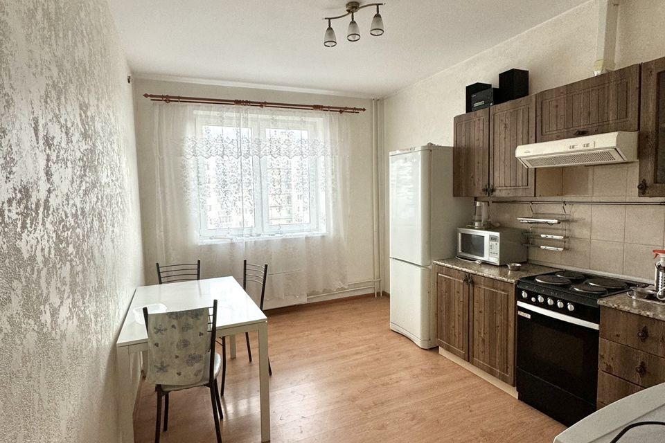 Сдаётся 2-комнатная квартира, 76 м²