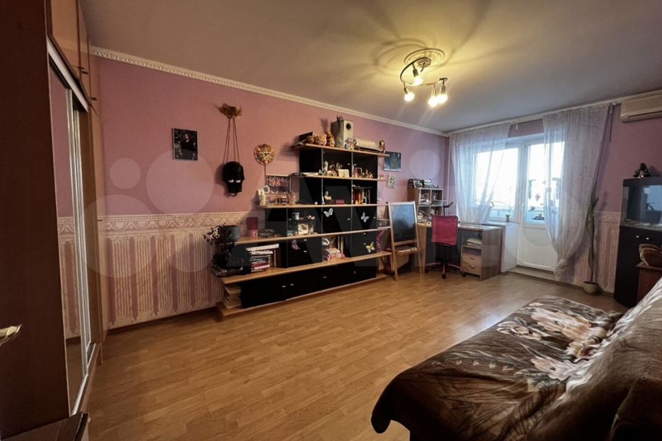 Продаётся 3-комнатная квартира, 70.2 м²