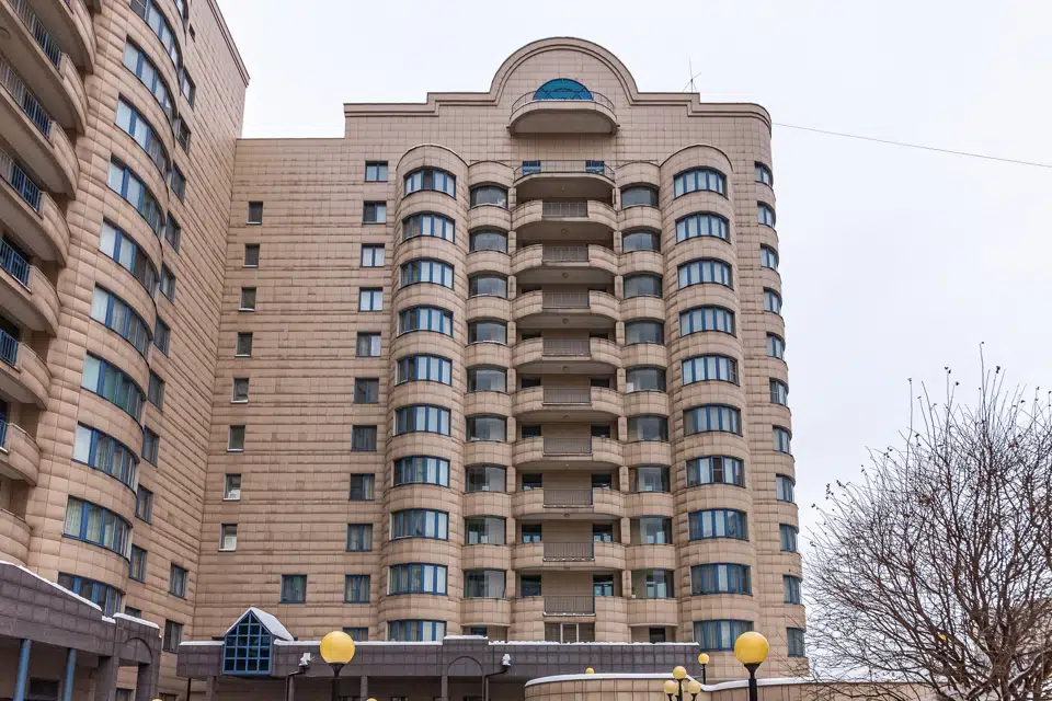 Продаётся 4-комнатная квартира, 186.6 м²