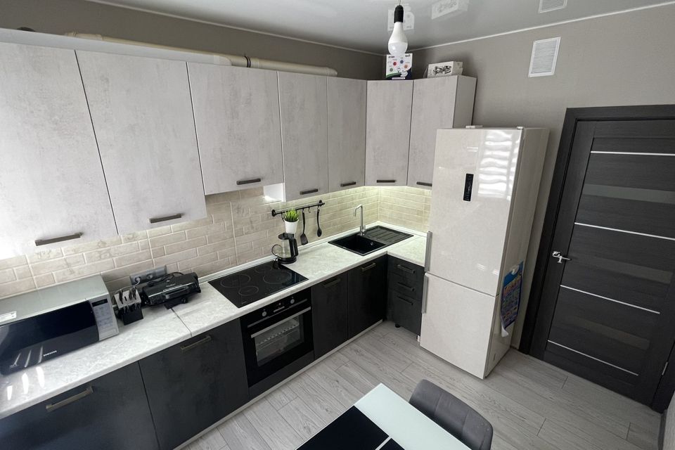 Продаётся 1-комнатная квартира, 42 м²