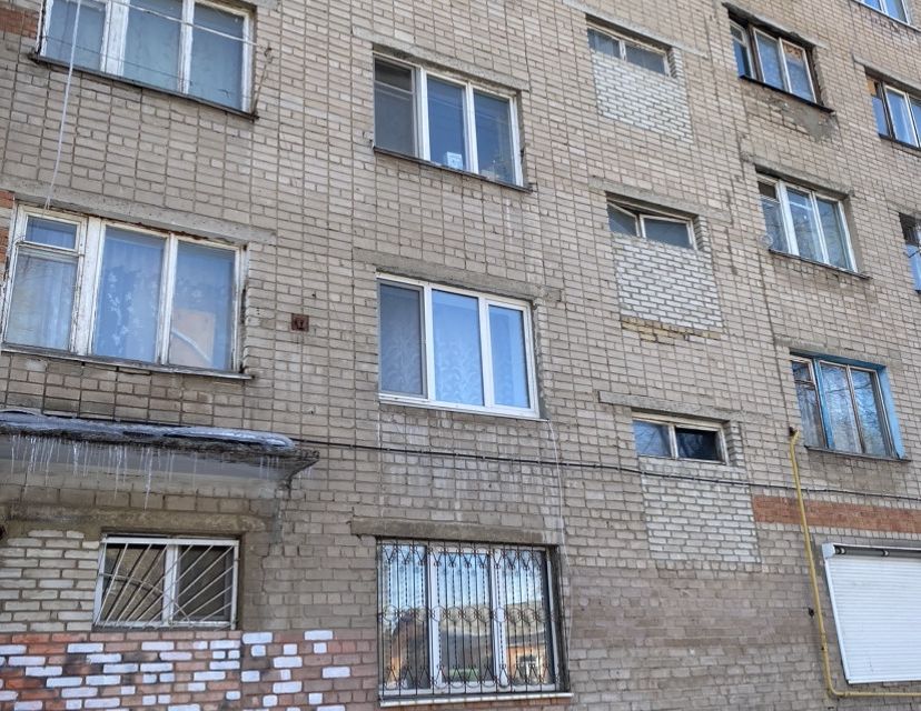 Продаётся комната в 1-комн. квартире, 100 м²