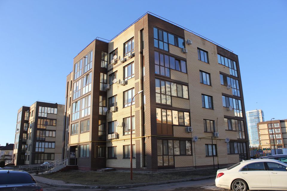 Продаётся 1-комнатная квартира, 53.1 м²