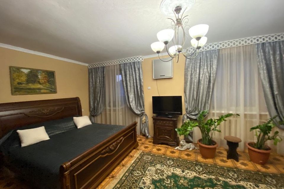 Продаётся 4-комнатная квартира, 101 м²