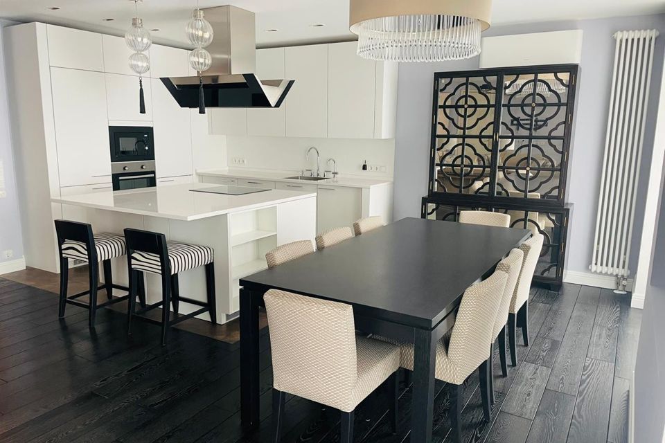 Продаётся 3-комнатная квартира, 150 м²