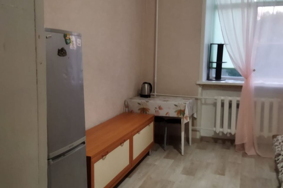 Продаётся 4 комнаты в 4-комн. квартире, 15 м²